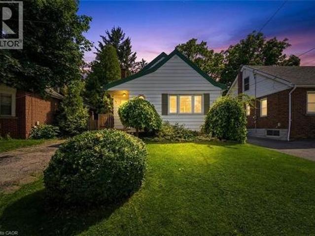 61 Glenmount Avenue, Hamilton, ON, L8S 2L3 house for sale | Listing ID 40855 | Royal LePage