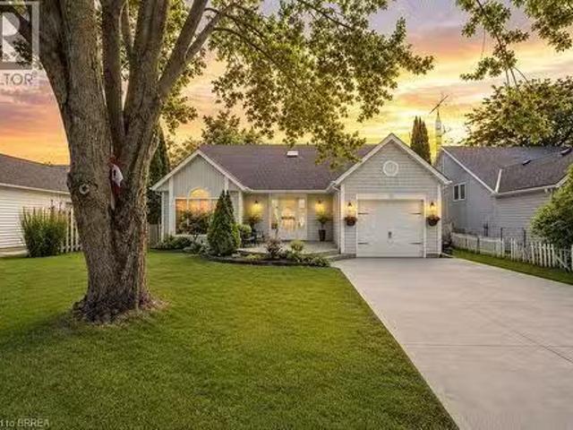 61 Leslie Avenue, Port Dover, ON, N0A 1N4 house for sale Li.