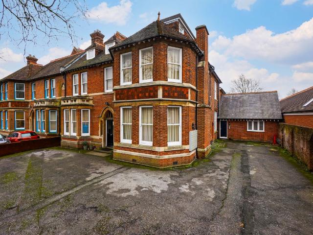 61 London Road, Canterbury CT2, Studio to rent, £895 pcm | PrimeLocation