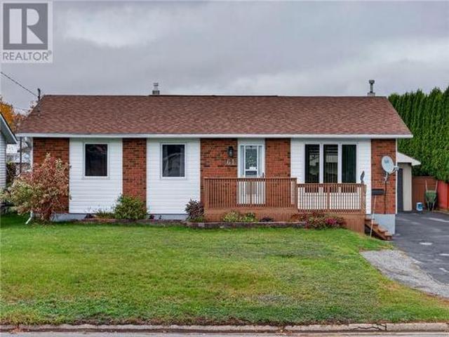 61 Morin Street, Chelmsford, ON, P0M 1L0 house for sale | Listing ID 2130 | Royal LePage