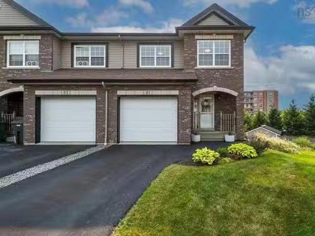 61 Morningfield Lane, Dartmouth, NS, B2W 0J6 house for sale.