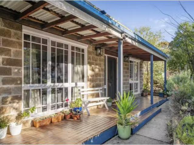 61 Myles Connell Crescent, Gordon House for rent Listed by Am.