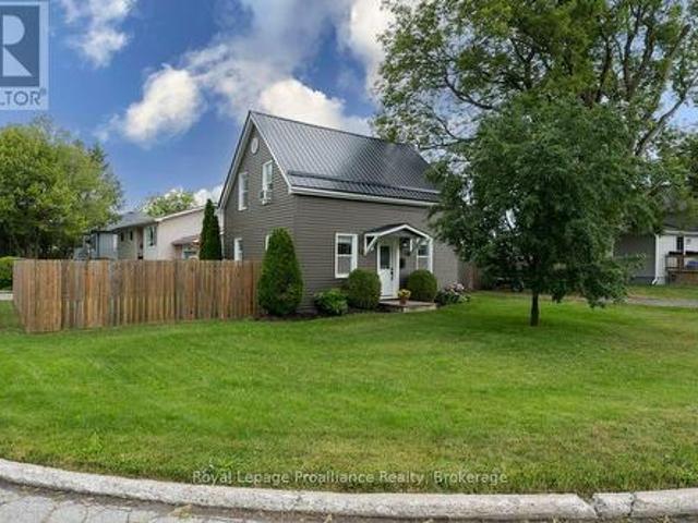 61 Pelham Street, Quinte West Trenton Ward, ON, K8V 4T8 house for sale | Listing ID X13616 | Royal LePage