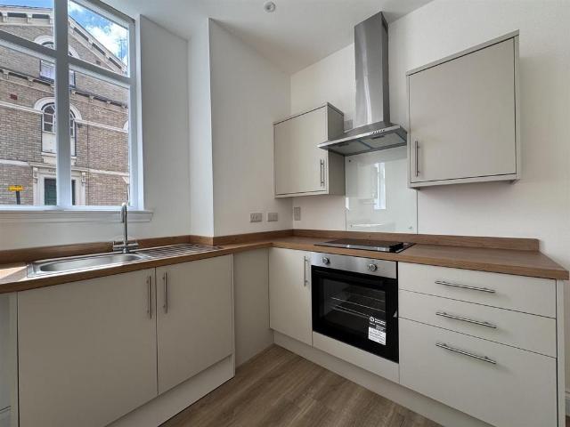 61 Regent Road, Leicester 1 bed flat to rent £775 pcm £179 pw