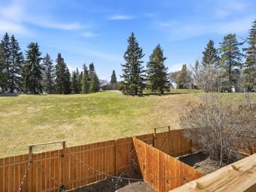 St Albert, Alberta - Patio, Garden, Terrace