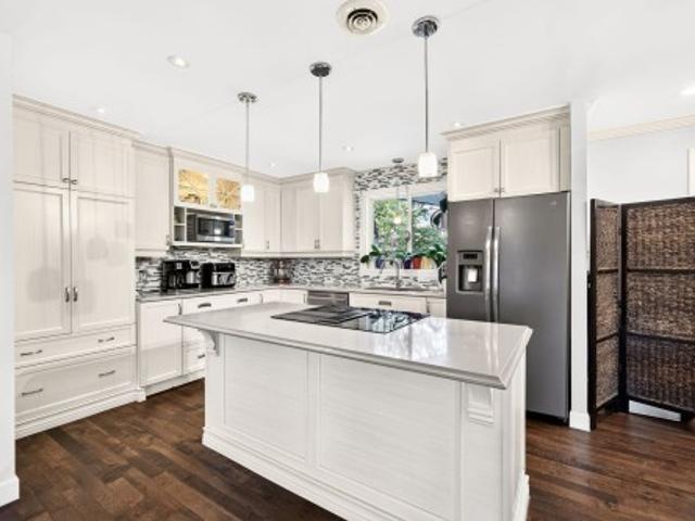 61 Rue Marcel Meloche, Kirkland, QC, H9J 1K5 house for sale | Listing ID 14477 | Royal LePage