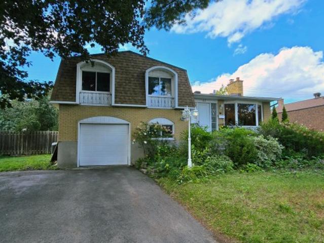61 Rue Marcel Meloche, Kirkland, QC, H9J 1K5 house for sale | Listing ID 17365 | Royal LePage