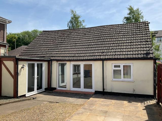 61A High Street, Stourbridge DY8, 2 bed detached bungalow to rent, £1,200 pcm | PrimeLocation