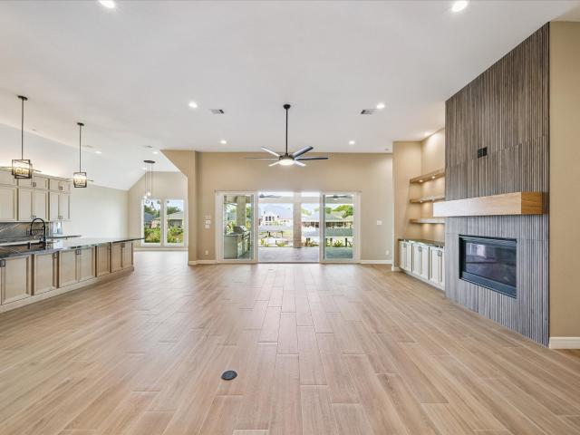 620 Appia Dr, Kemah, TX 77565 | MLS #59240