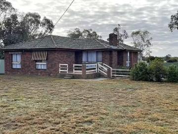 Lara, Greater Geelong, Victoria - Parking