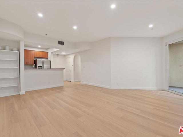 620 S Gramercy Pl, Unit 122, Los Angeles, CA 90005 | MLS #26650
