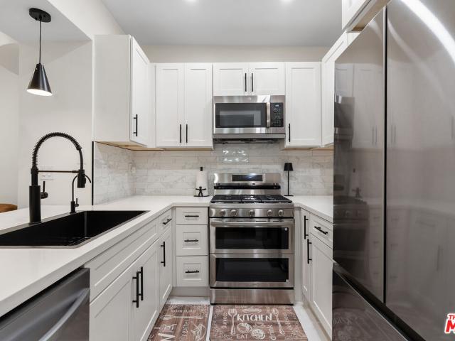 620 S Gramercy Pl, Unit 239, Los Angeles, CA 90005 | MLS #25604