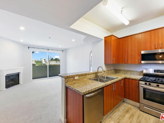 620 S Gramercy Pl, Unit 320, Los Angeles, CA 90005 | MLS #26659