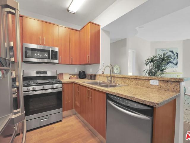 620 S Gramercy Place 135