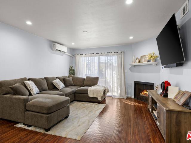 620 W Hyde Park Boulevard 103
