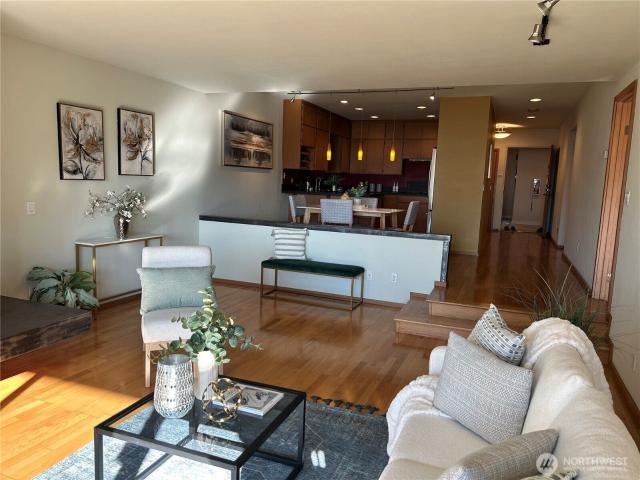 620 W Mercer Place #2B, Seattle, US, WA