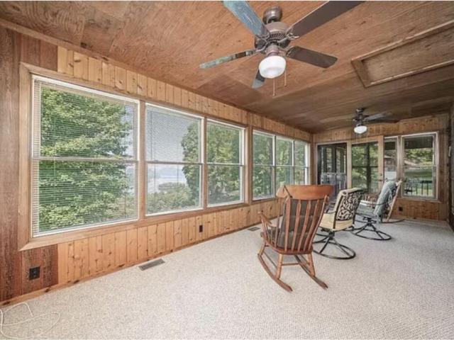 6219 Oak Hill