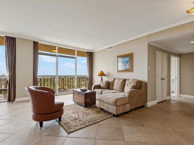 6211 W Northwest Highway # 2702
