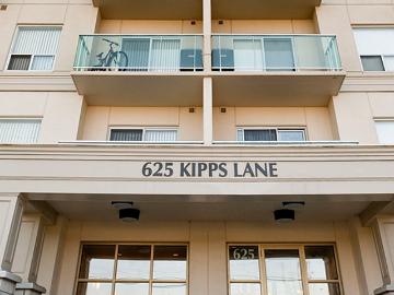 London, Ontario - Balcony, Air conditioning