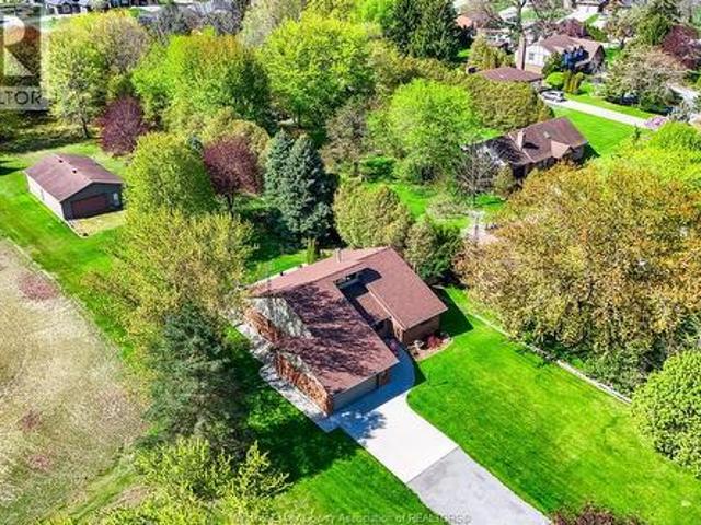 621 County Rd 20, Kingsville, ON, N9Y 2E6 house for sale | Listing ID 26010 | Royal LePage