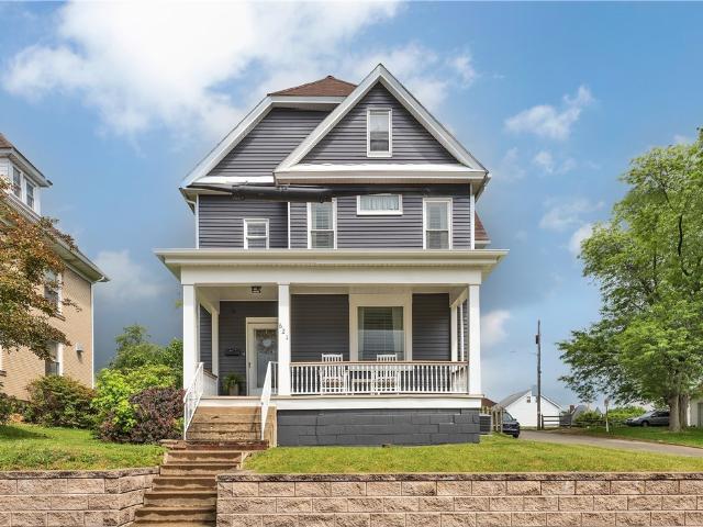 621 Cedar St