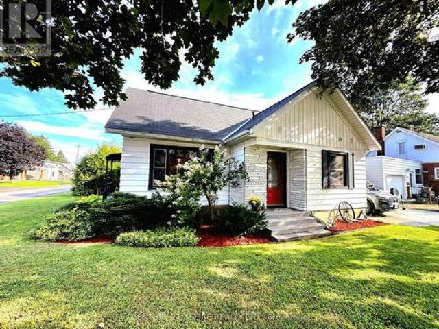 621 Bruham Avenue, Laurentian Valley, ON, K8A 4Z6 house for sale | Listing ID X13744 | Royal LePage
