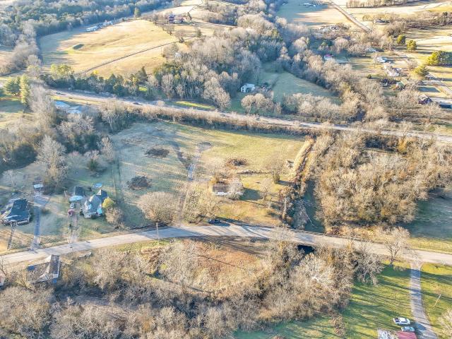 621 Old Highway 31 E 3
