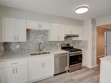 6229 Summit Trail
