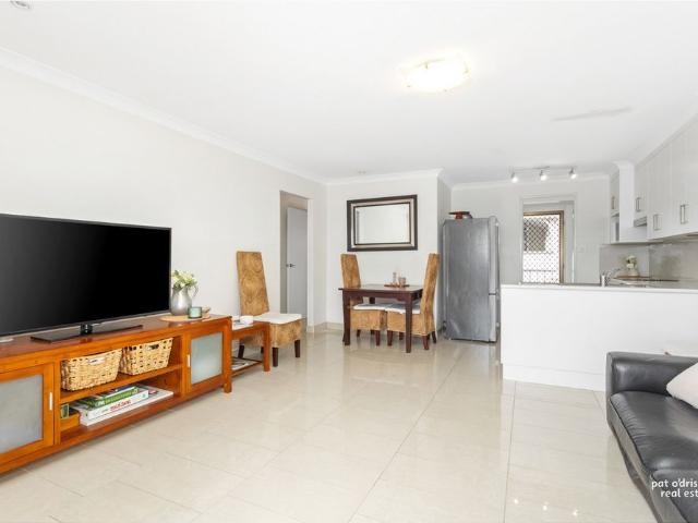 6/223 Denham Street, The Range