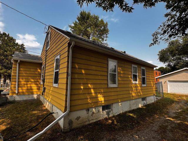 622 9th Street N