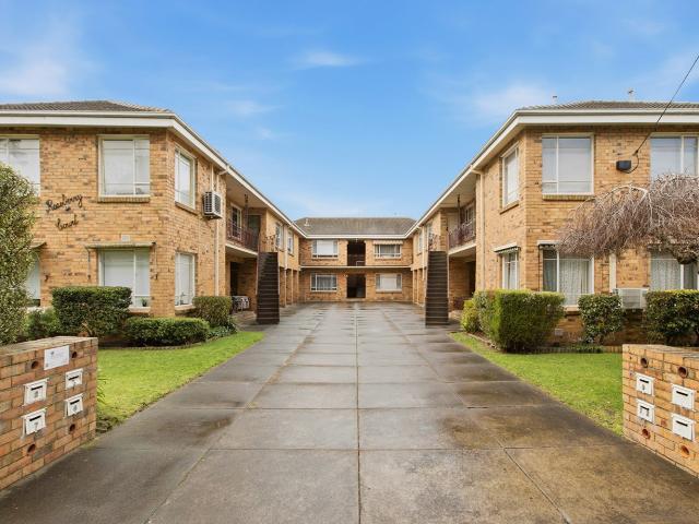 6/22 Roseberry Grove, Glen Huntly