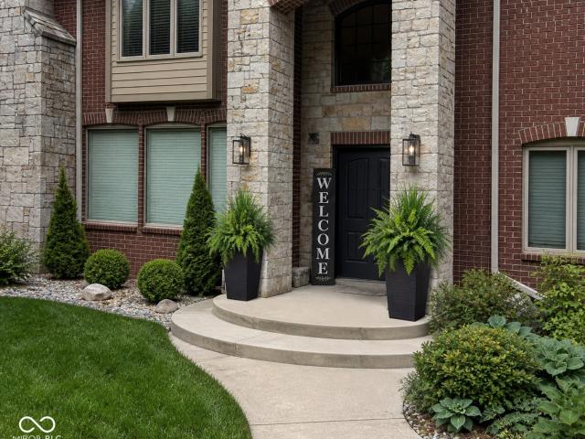 6230 E 56th