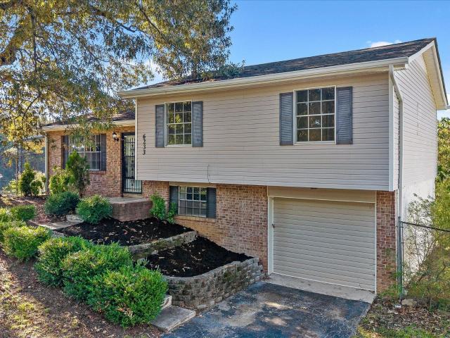6233 Canoe Lane
