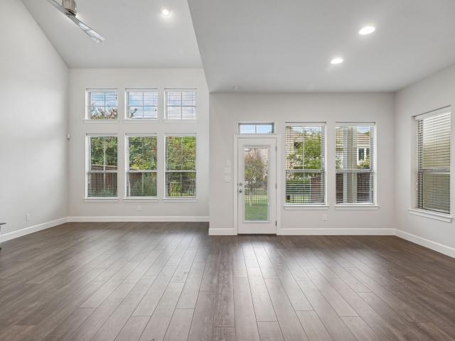623 Aspen Valley Lane, Dallas, US, TX