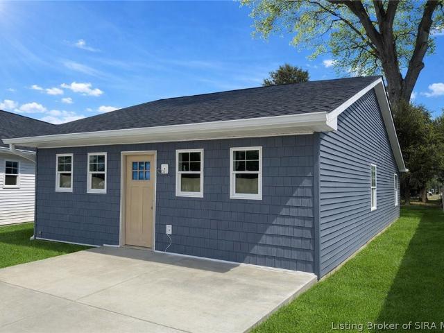 623 Main St