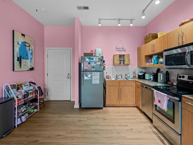 623 W Walnut Street # Unit 203