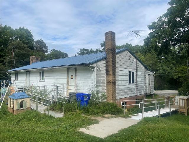 623 W Sunbury Rd