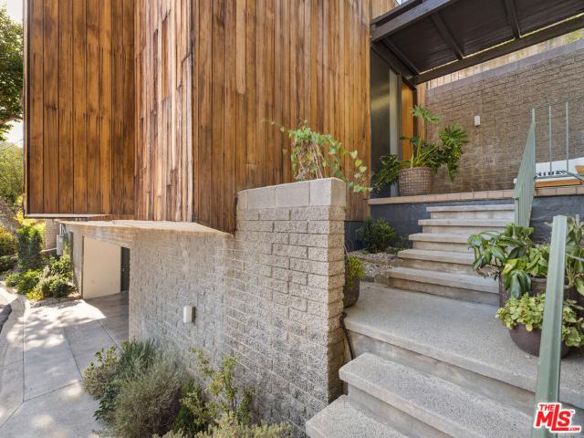6249 Rodgerton Drive