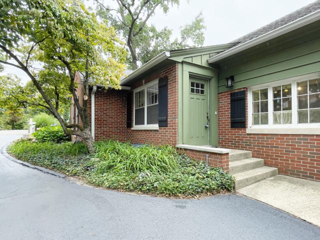 6240 Azure Lane