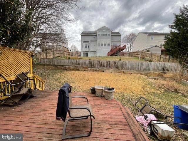 6242 Oakland Dr, Woodbridge, VA 22193 | MLS #VAPW2114