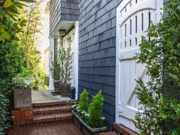 624 35th Ave, Seattle, WA 98122 | MLS #2496