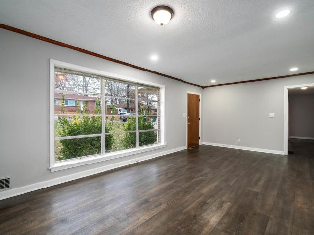 624 Barclay Lane
