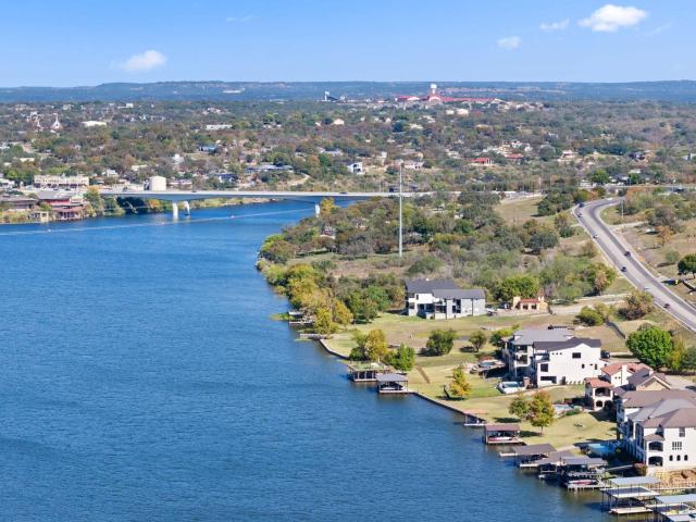 624 Waterside Dr