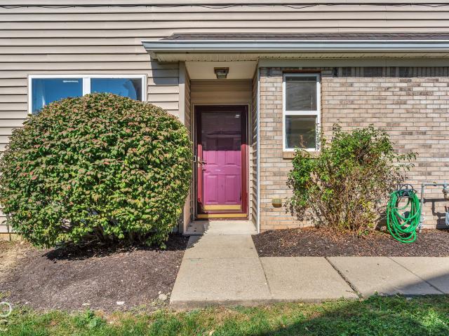 6250 Bishops Pond Lane