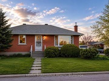 625 Clarke Avenue, Ottawa, ON, K1K 0Y6 house for sale | Listing ID X13476 | Royal LePage