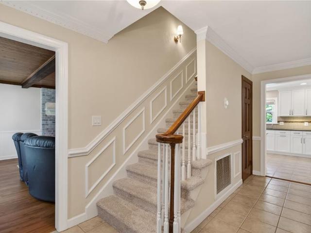 625 Briarwood Dr