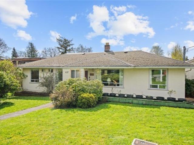625 Broadway St, Saanich, BC, V8Z 2G5 house for sale | Listing ID 1033 | Royal LePage