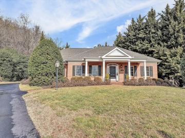 625 Highfield Rd, Salem, VA