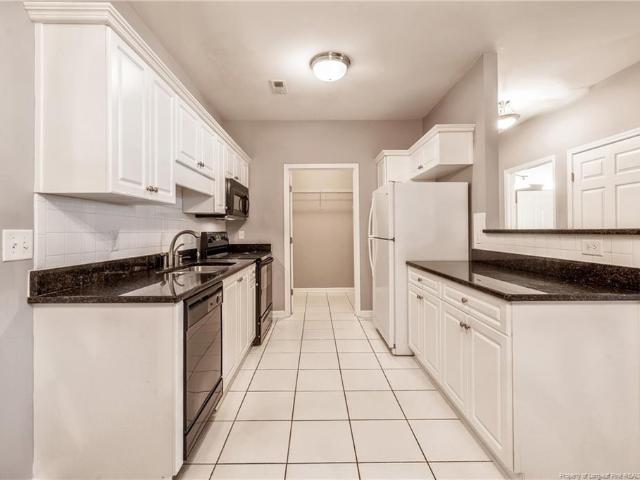 625 Marshtree Lane 304