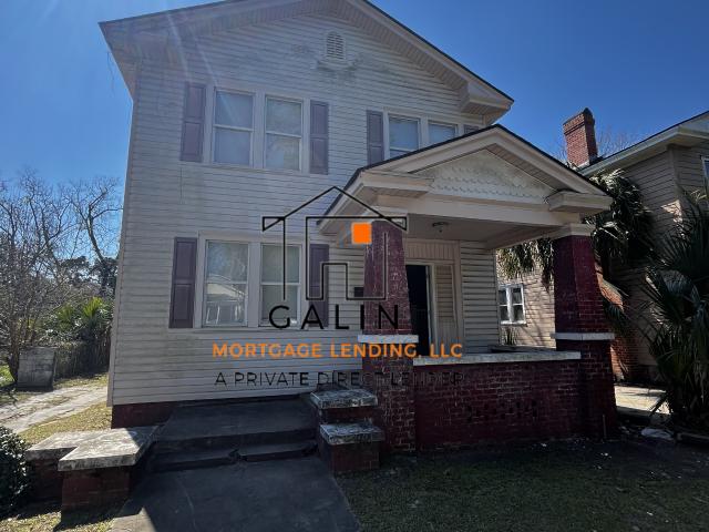 625 W 39th St, 4 beds, 2 full baths
